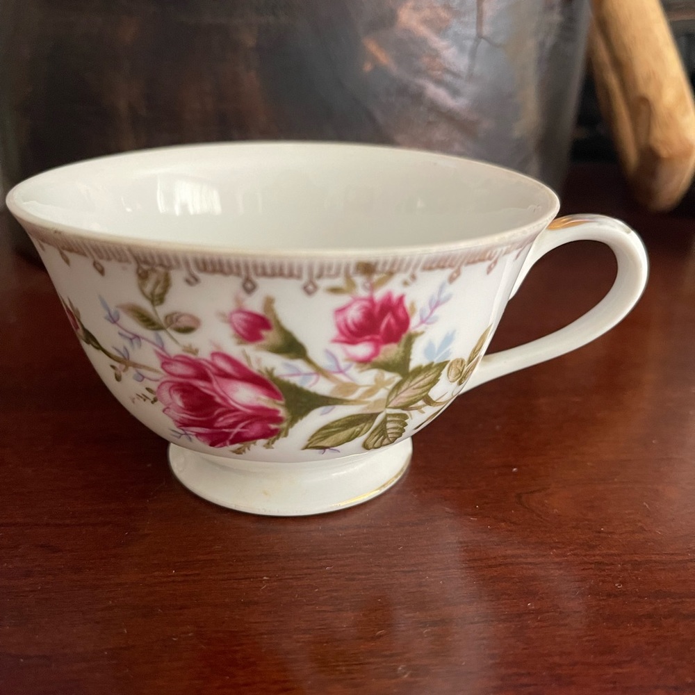 Floral tea cup